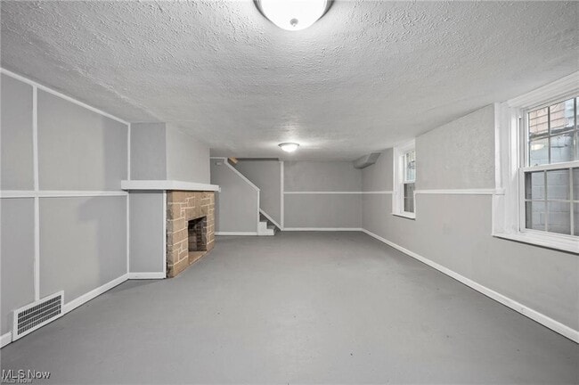 Building Photo - 3881 Meadowbrook Blvd
