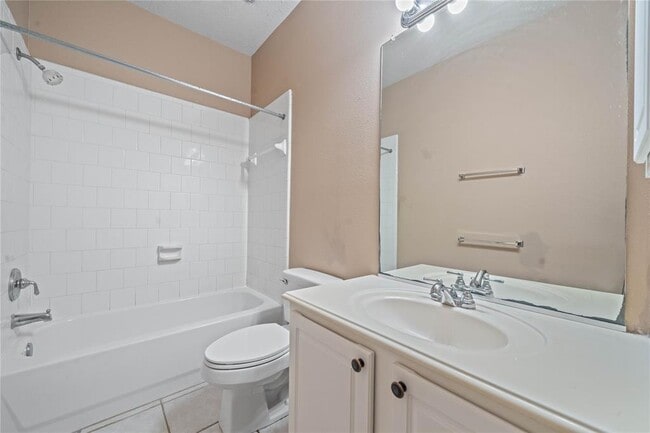 Building Photo - 11843 Leaf Oak Dr