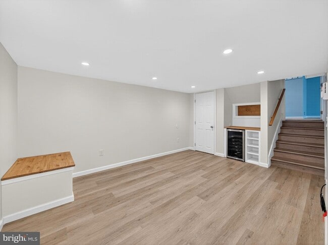 Building Photo - 1277 Beverly Rd