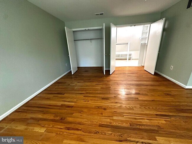 Building Photo - 9612 Whitecedar Ct