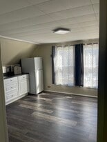 Building Photo - 14 Dinsmore St