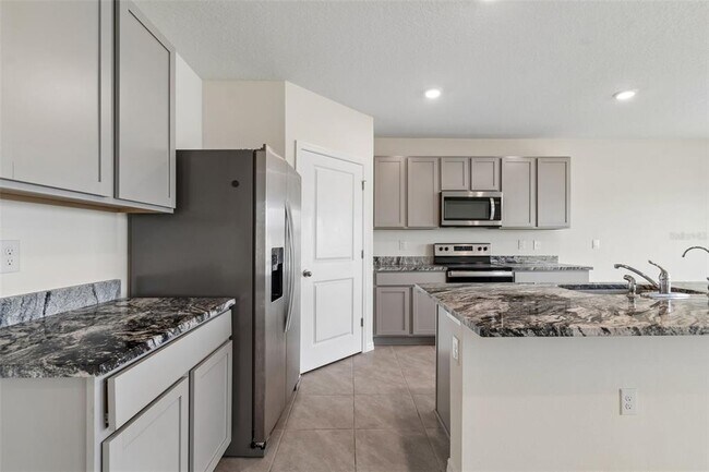 Building Photo - 8454 Ender Hls Dr
