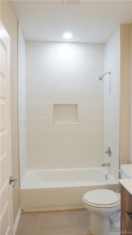 Building Photo - 30 W Kenwood St