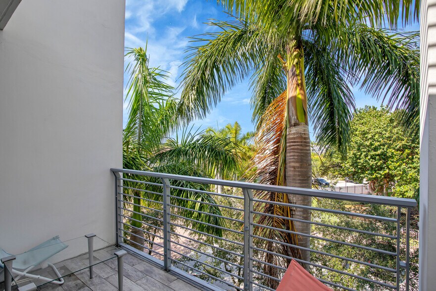 Building Photo - 87 N Shore Dr