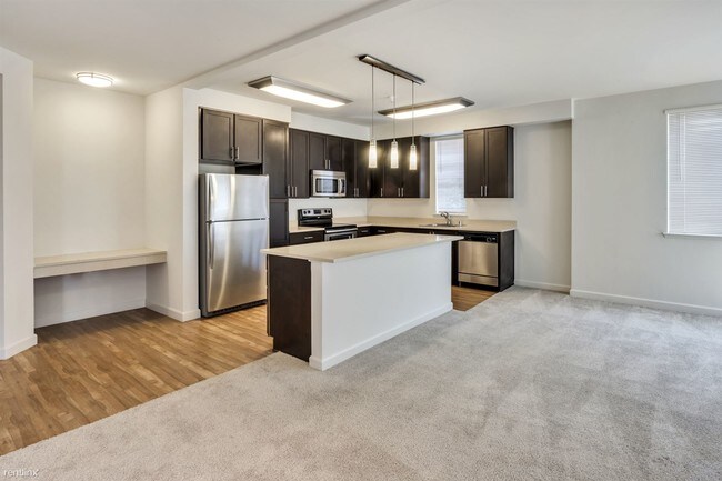 Building Photo - 621 Tasman Dr