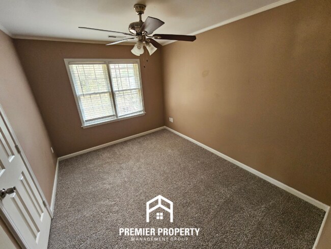 Building Photo - 2116 Rolling Valley Dr