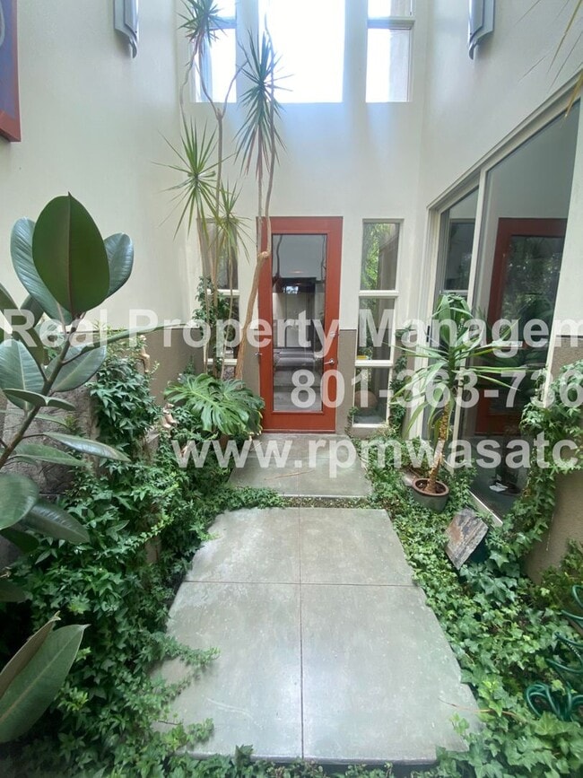 Building Photo - Check out This Stunning 3 Bedroom 2.5 Bath...