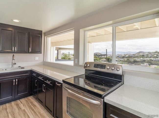 Building Photo - Moanalua Gardens 2BR/1.5Ba w/ 2 Parking