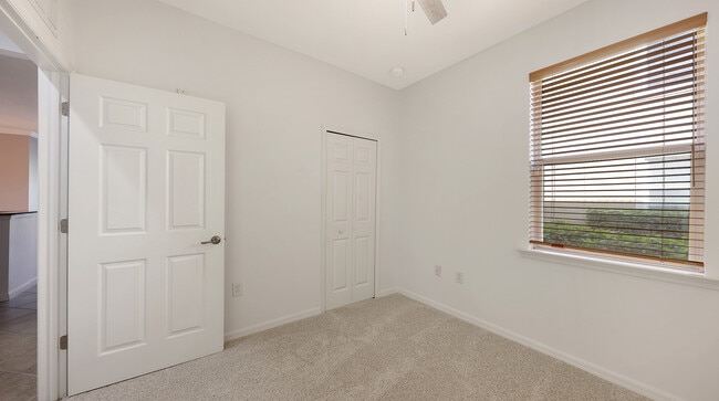 Building Photo - 7863 Moonstone Dr