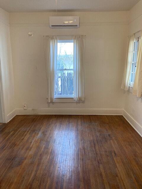 Building Photo - 917 N Hoff Ave