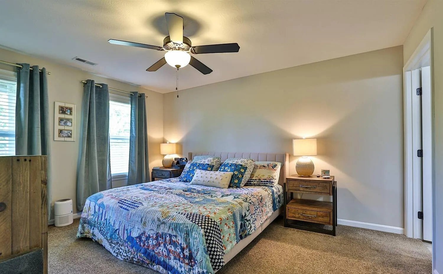 Building Photo - 7947 Oakbridge Way