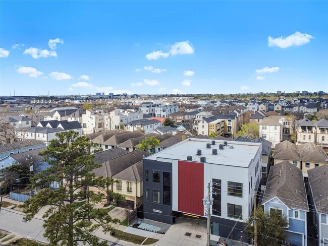 Building Photo - 5614 Larkin St