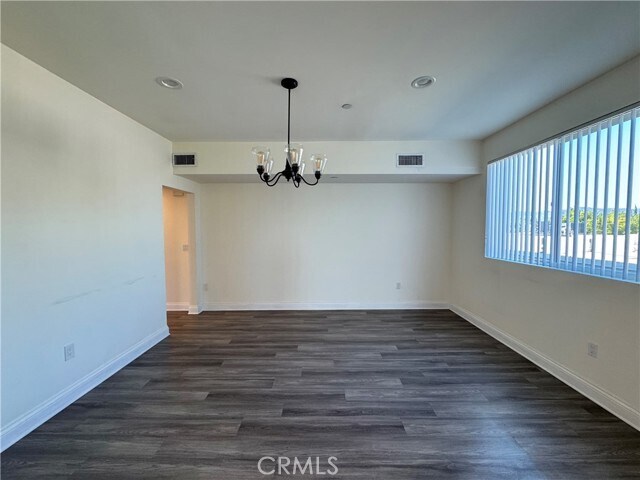 Building Photo - 14934 Burbank Blvd