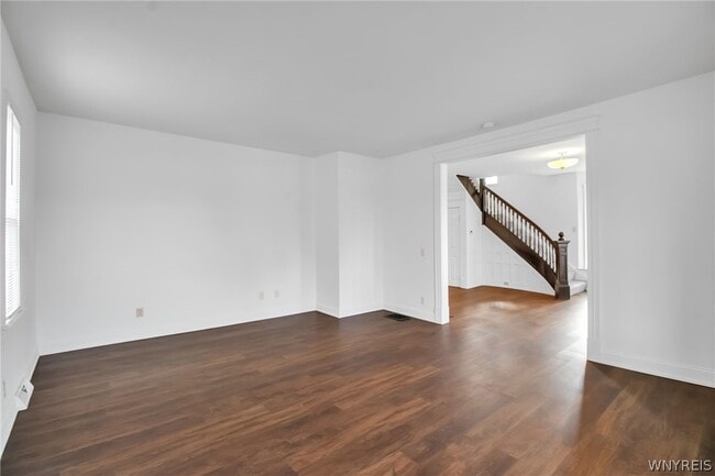 Building Photo - 5849 Broadway St