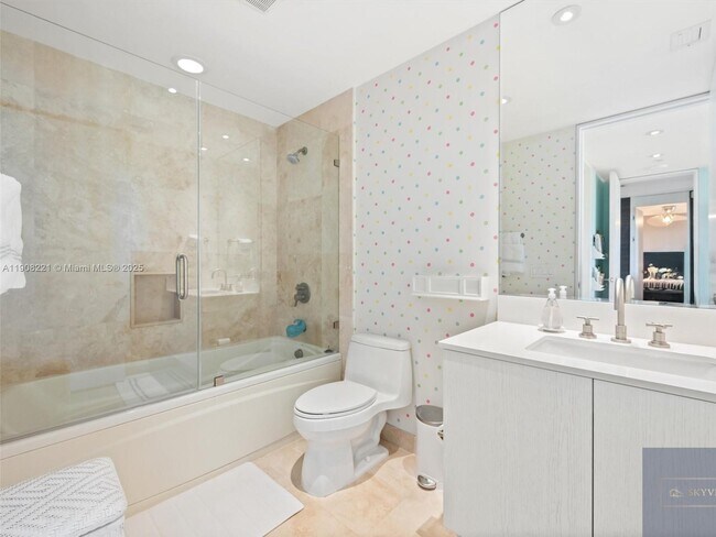 Building Photo - 5142 Fisher Island Dr