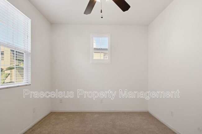 Building Photo - 1293 Fools Gold Wy