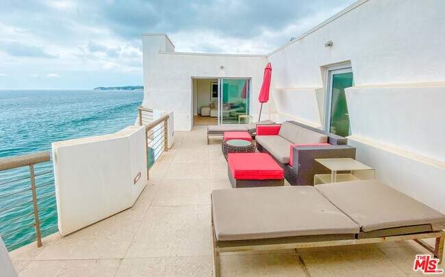 Building Photo - 27102 Malibu Cove Colony Dr