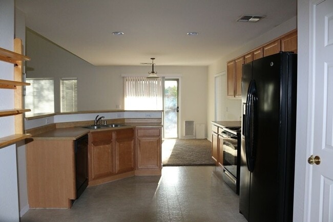 Building Photo - 11292 N 161st Dr