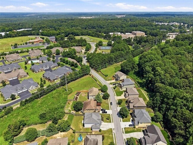 Building Photo - 3320 Pebble Ridge Ln
