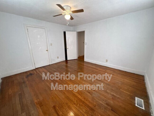 Building Photo - 1719 Kissingbower Rd