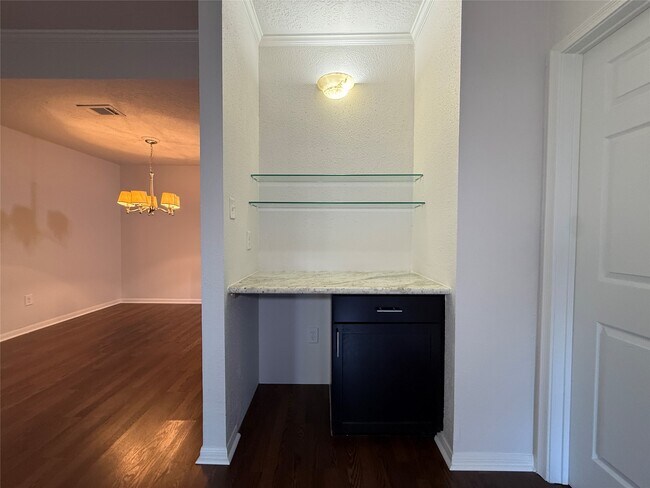 Building Photo - 2125 Augusta Dr