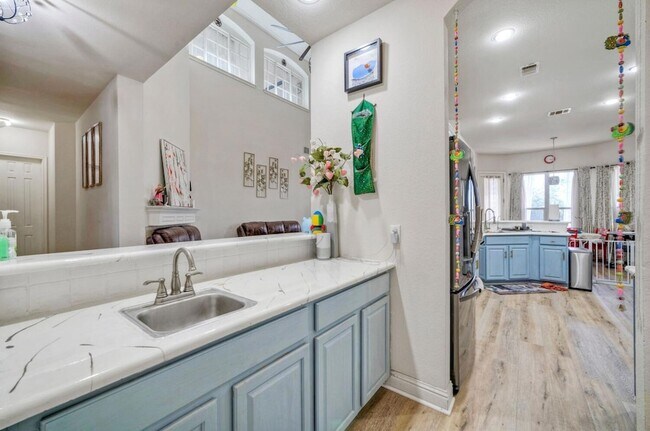 Building Photo - 3912 Coopers Hawk Cove