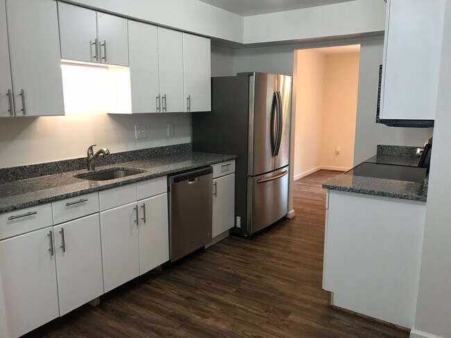2 Kitchen b - 5860 Wood Flower Ct