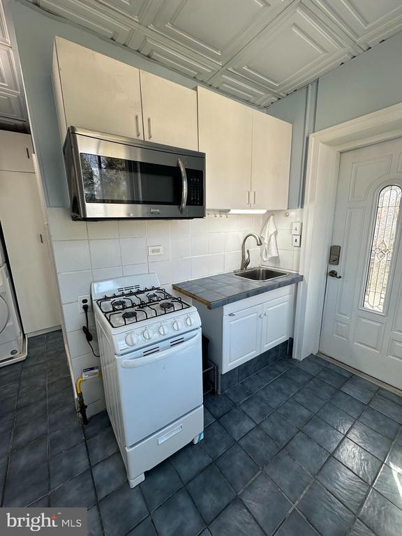 Building Photo - 22 Bispham St