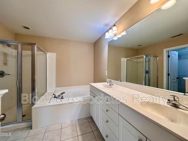 Building Photo - 215 Anniston Ct