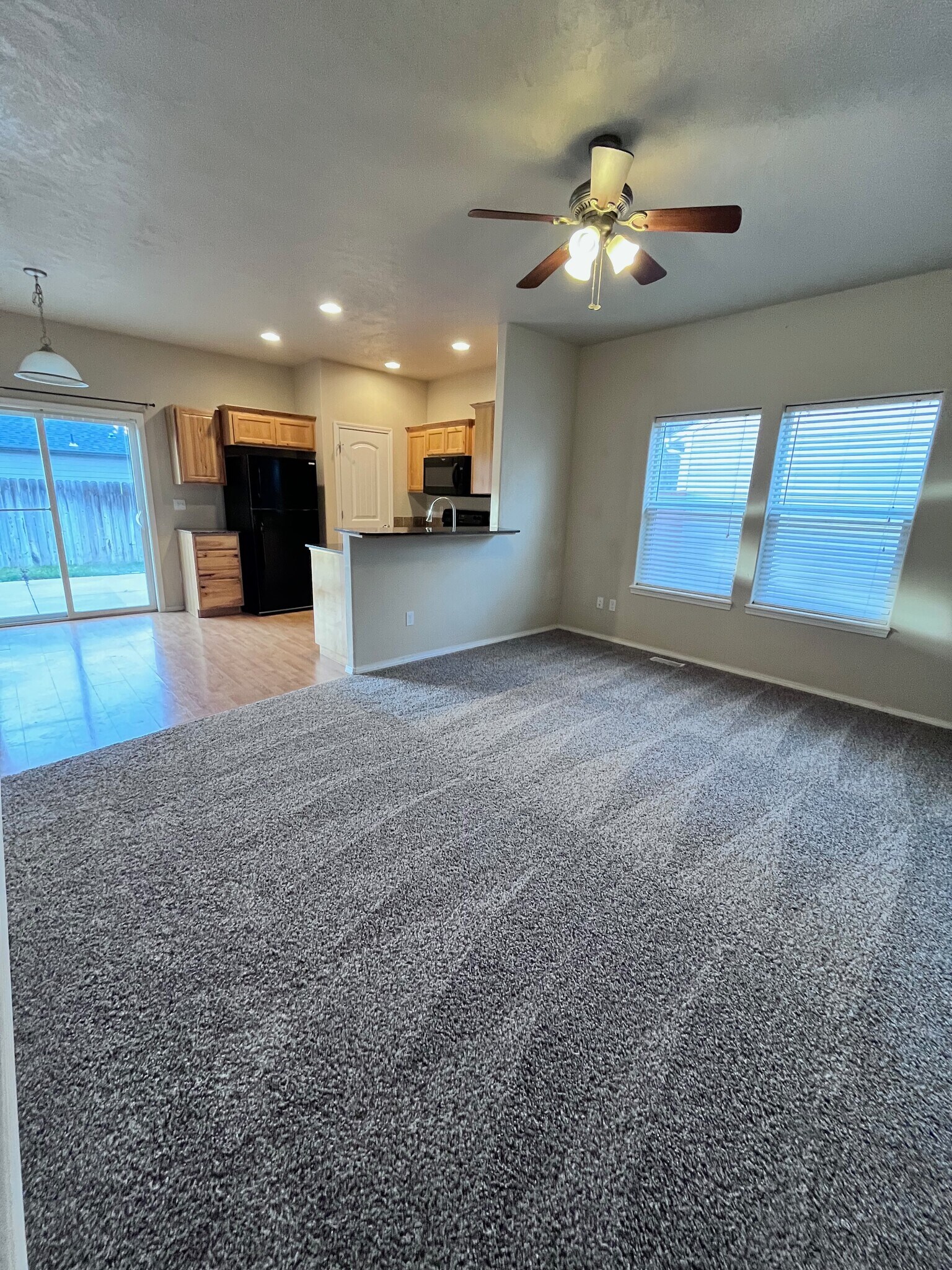 Living, dining & Kitchen - 16089 Sunnyfield