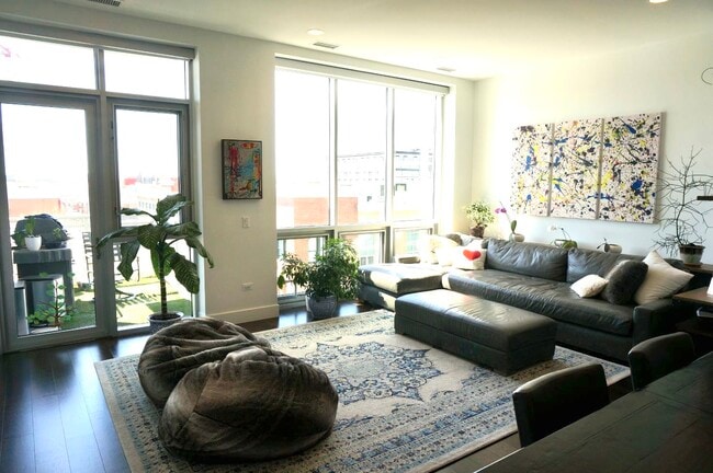 Great Room - 1120 W Adams St
