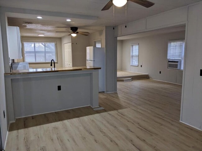 Building Photo - 12100 Lullingstone Rd