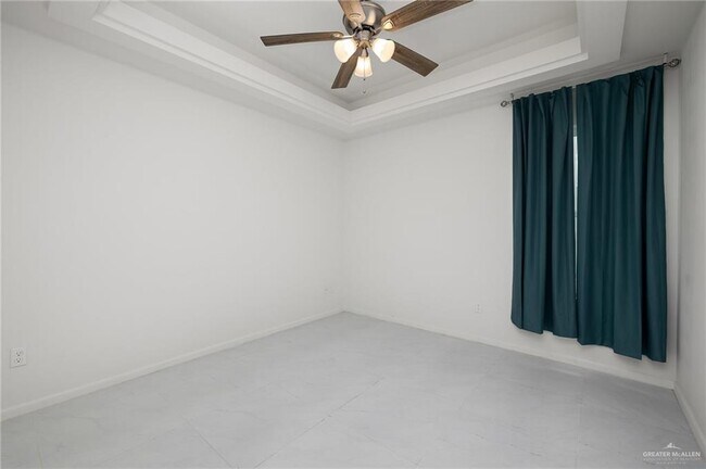 Building Photo - 2323 Corales St