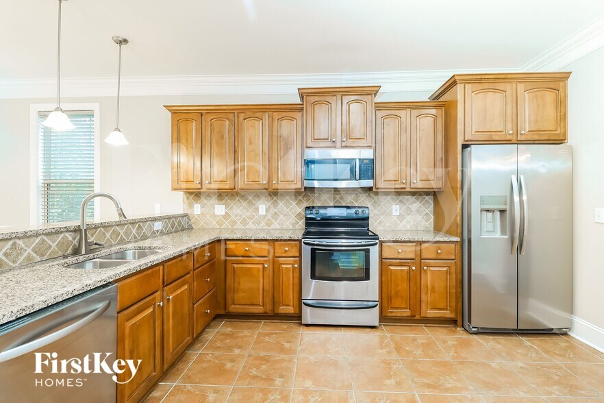 Building Photo - 3310 Lucy Dr