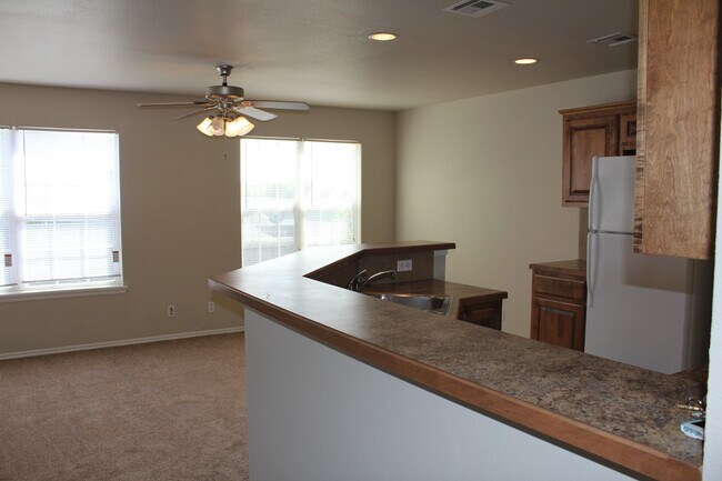 Building Photo - 3077/3079 SS