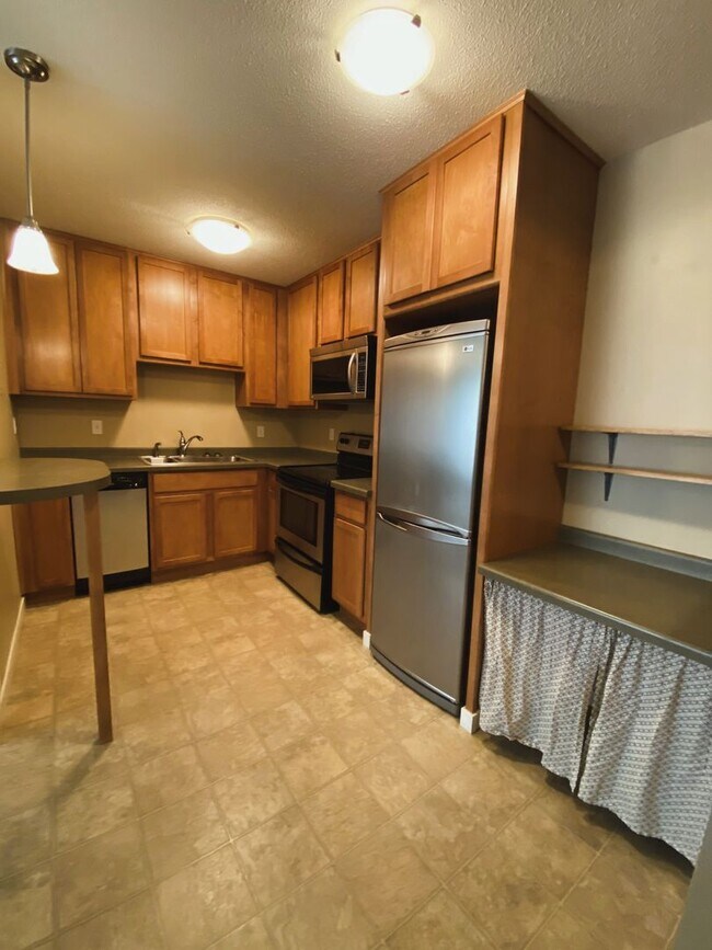 Building Photo - 3729 Snelling Ave