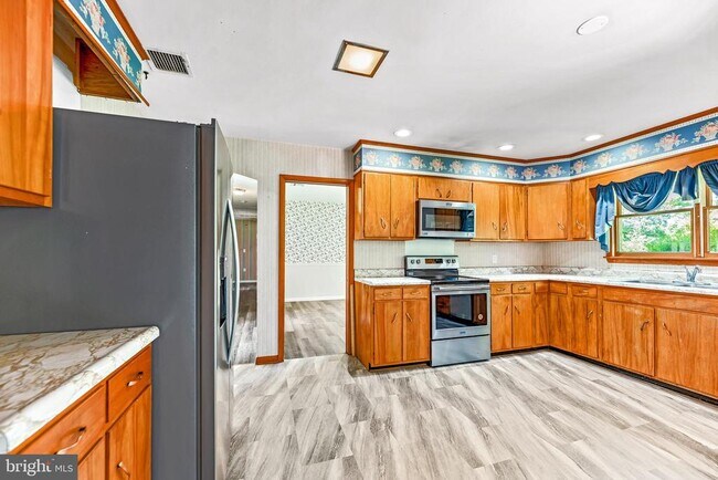 Building Photo - 2535 Solomons Island Rd