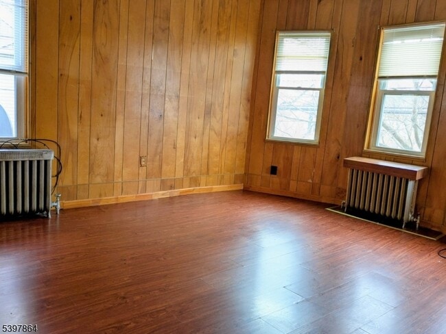 Building Photo - 373 Lincoln St