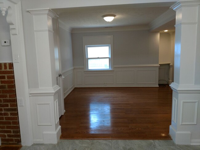 Building Photo - 3 Bedroom 3 Bathroom House in Town of Fron...