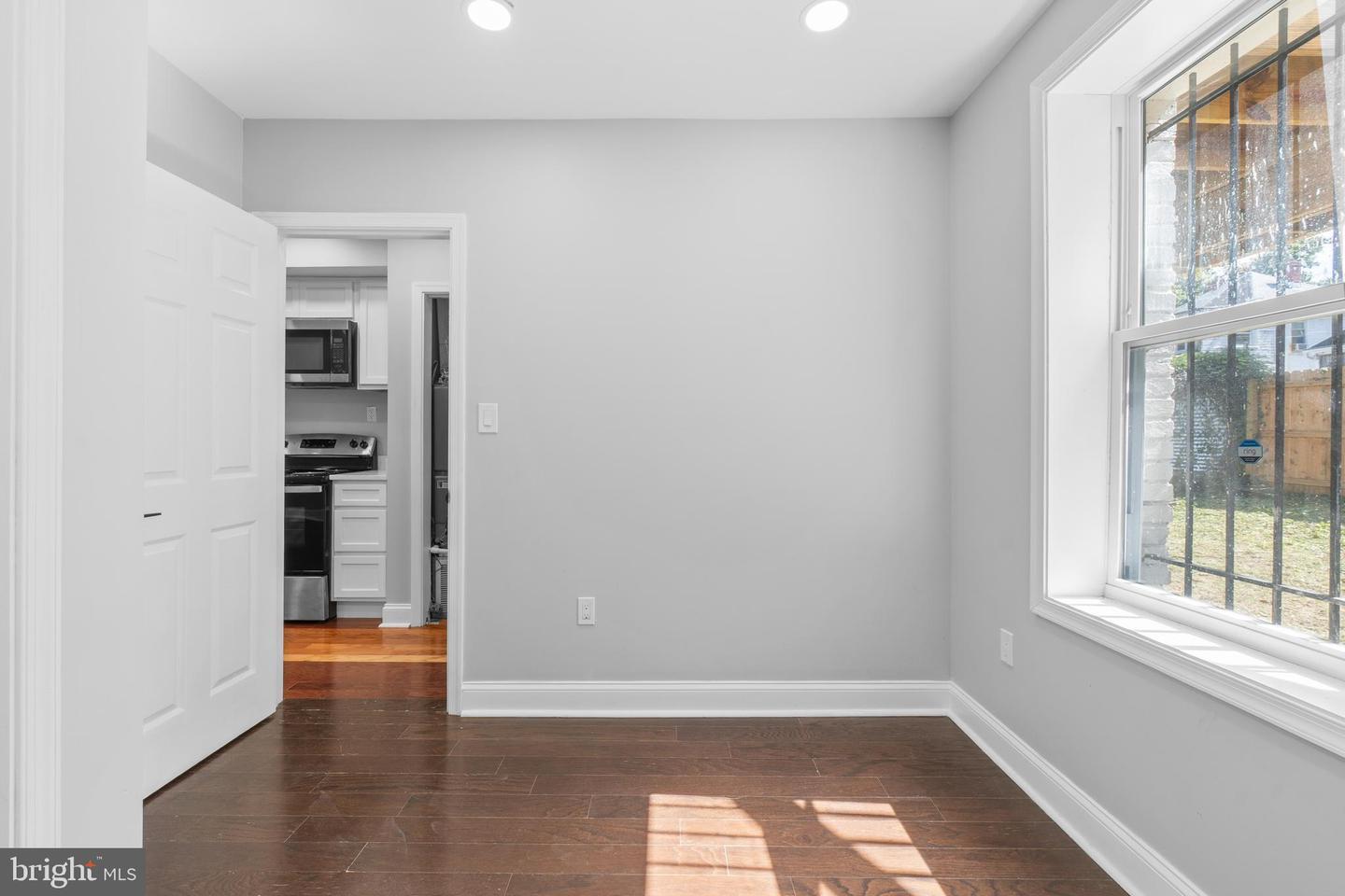 Building Photo - 313 Parkland Pl SE