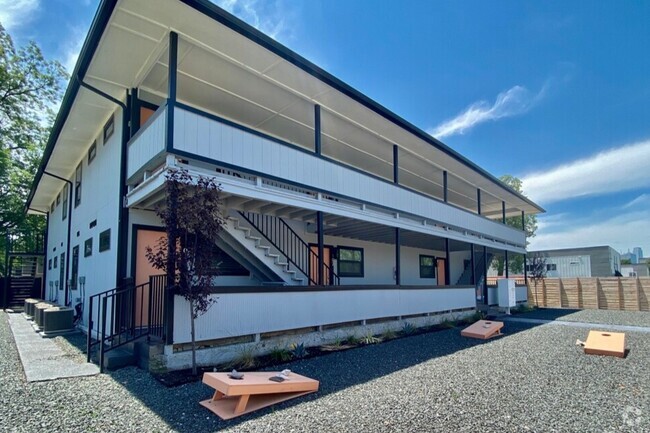 Building Photo - The Pomelo
