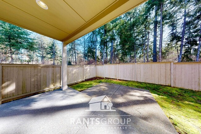 Building Photo - Beautiful 5 Bedroom 4 Bath Home in the sou...
