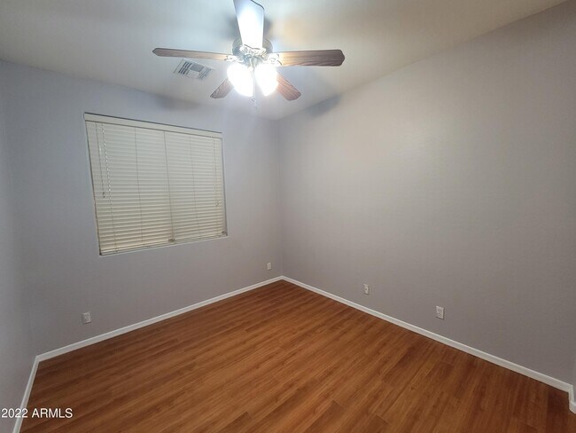 Building Photo - 958 E Scorpio Pl