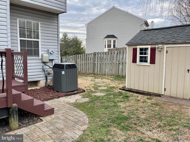 Building Photo - 501 Tolbelt Ct