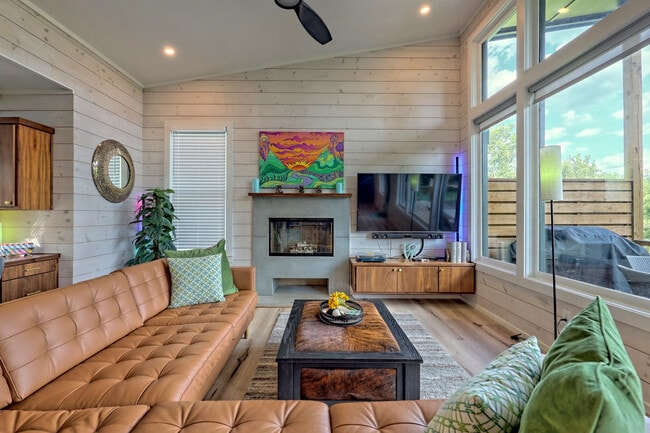 Building Photo - 122 Cannon St