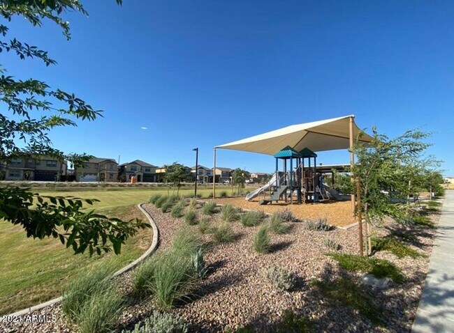 Building Photo - 1087 E Chapman Dr