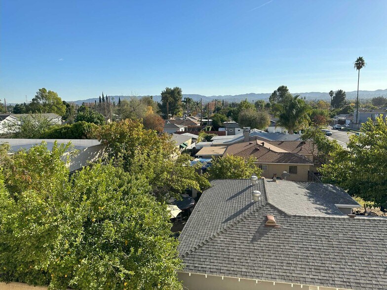 Building Photo - 19350 Sherman Way