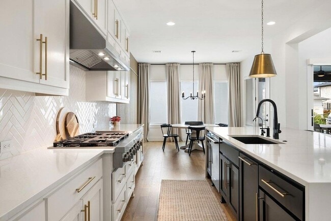 Building Photo - 802 Geiger Path