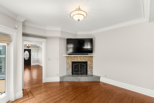 Building Photo - 762 Joost Ave