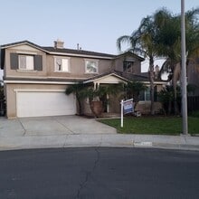 Building Photo - GORGEOUS 4 Bedroom** & 3 full bathrooms on a Cul-De-Sace Home!!